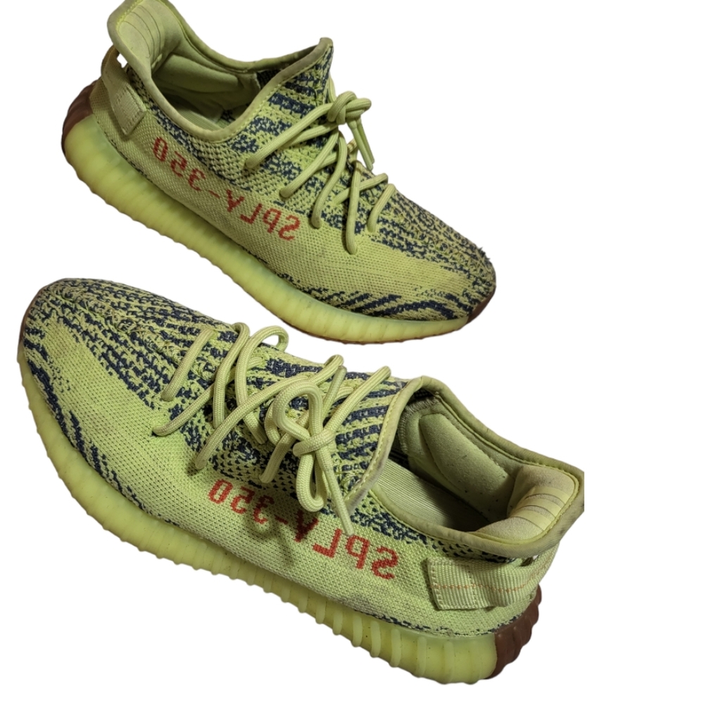 Used yeezy 350 v2 semi frozen yellow size 8 1/2